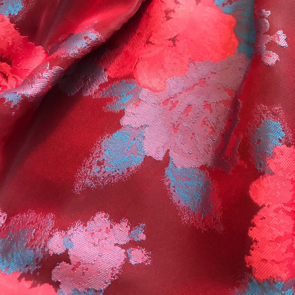 Red mini jacquard tulip skirt dress. - Picture 3 of 3